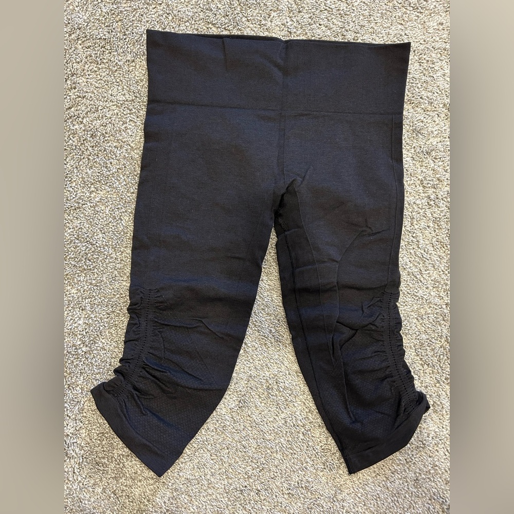 Lululemon Black Cropped Leggings
